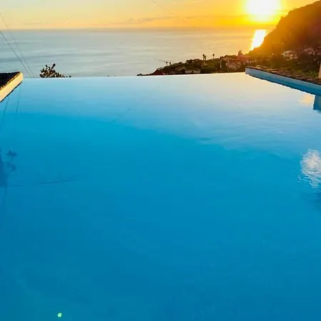 Escola Da Bica * Arco da Calheta (Madeira)