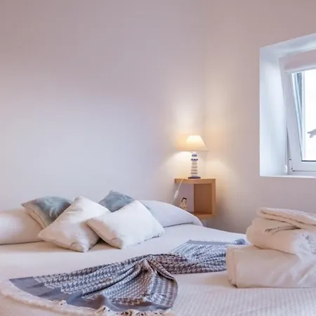 Semesterbostad Escola Da Bica *