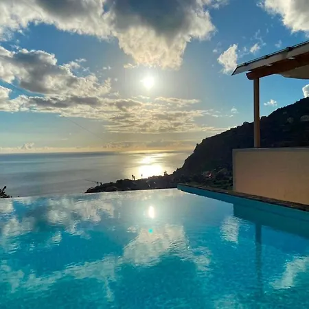Escola Da Bica Holiday home *