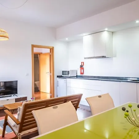 Escola Da Bica Arco da Calheta (Madeira)