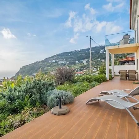 Escola Da Bica * Arco da Calheta (Madeira)