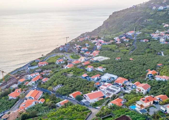 Escola Da Bica Tatil Evi *