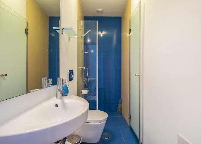 Escola Da Bica Arco da Calheta (Madeira)